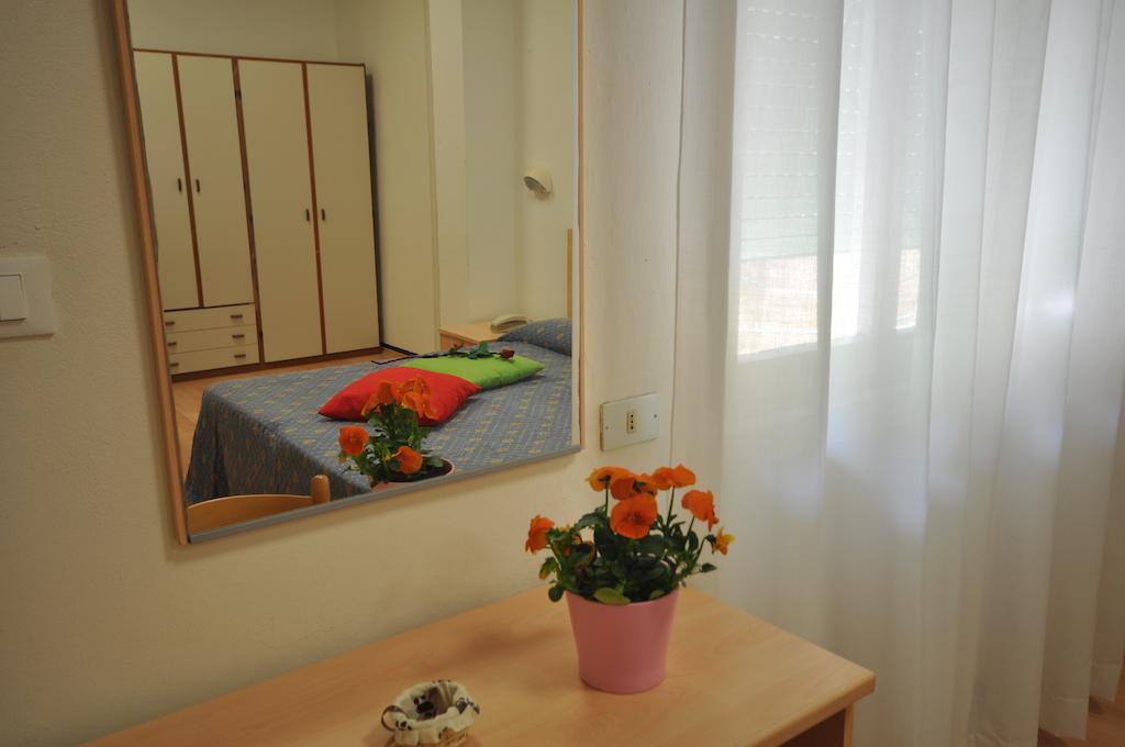 Hotel Roxy Floridiana Rimini Room photo